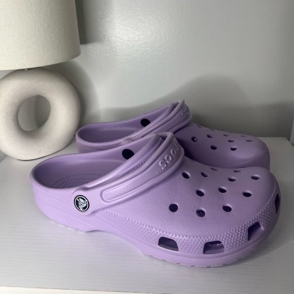 Lavender Classic Clog Crocs Size 9 - Picture 1 of 6